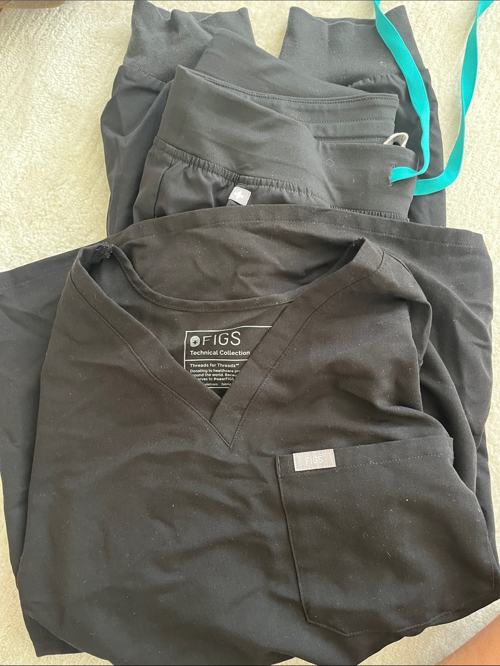 FIGS Black V-Neck Technical scrubs